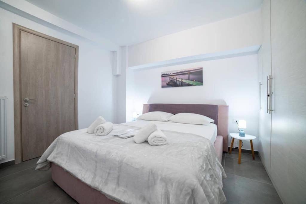 Appartamento Brand New Aprt With Backyard In Lycabettus Hill ! Atene Esterno foto