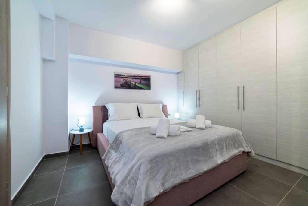 Appartamento Brand New Aprt With Backyard In Lycabettus Hill ! Atene Esterno foto