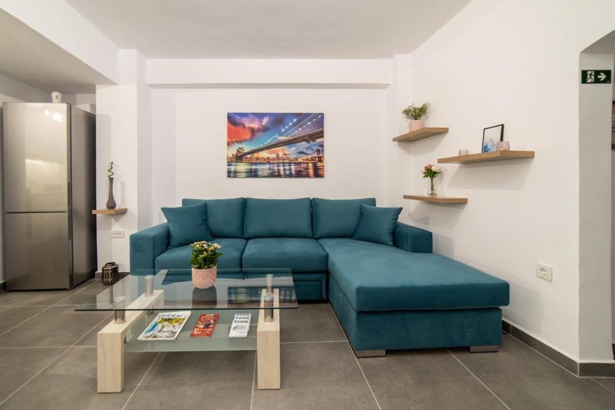 Appartamento Brand New Aprt With Backyard In Lycabettus Hill ! Atene Esterno foto