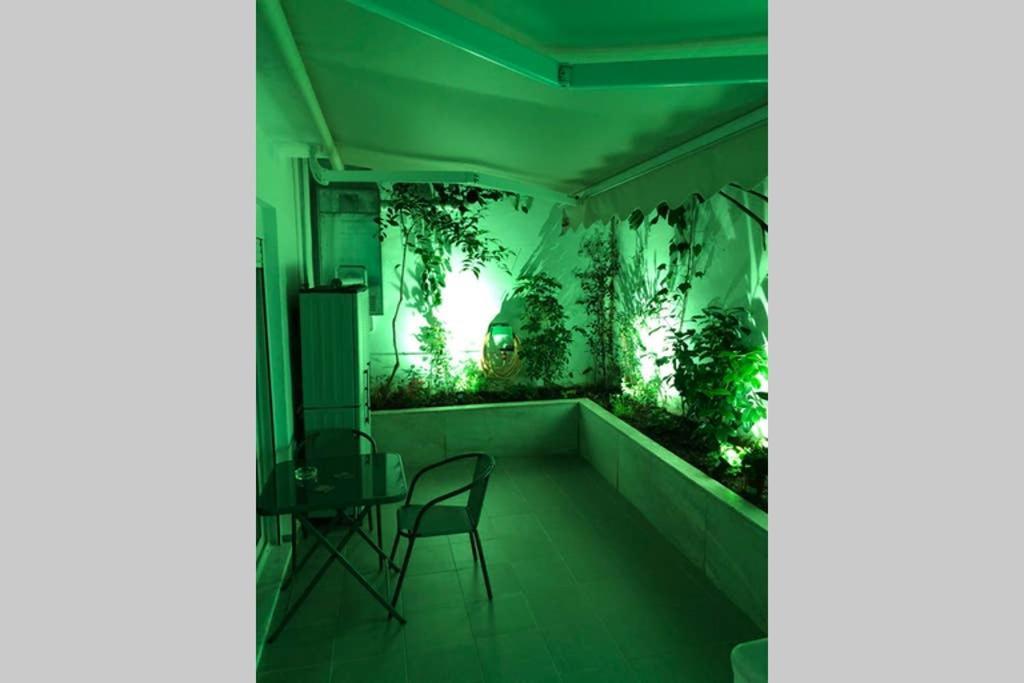 Appartamento Brand New Aprt With Backyard In Lycabettus Hill ! Atene Esterno foto