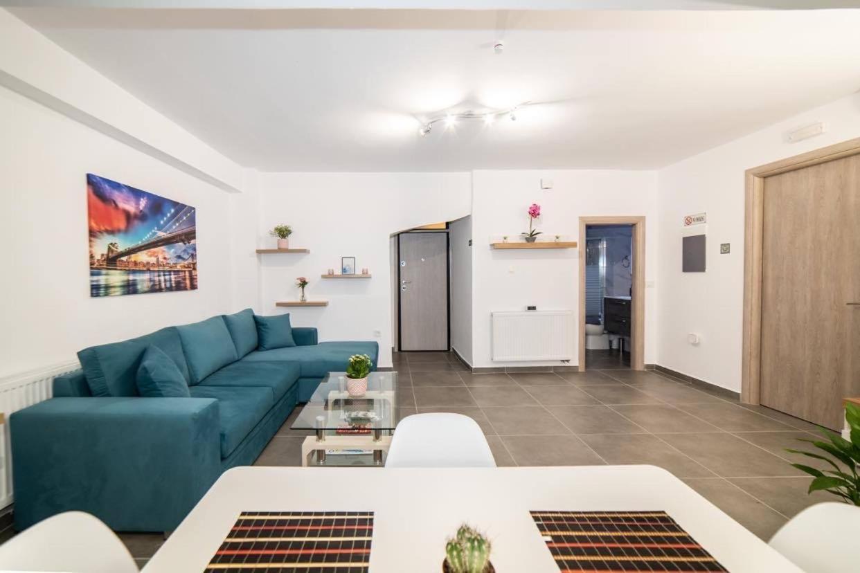 Appartamento Brand New Aprt With Backyard In Lycabettus Hill ! Atene Esterno foto