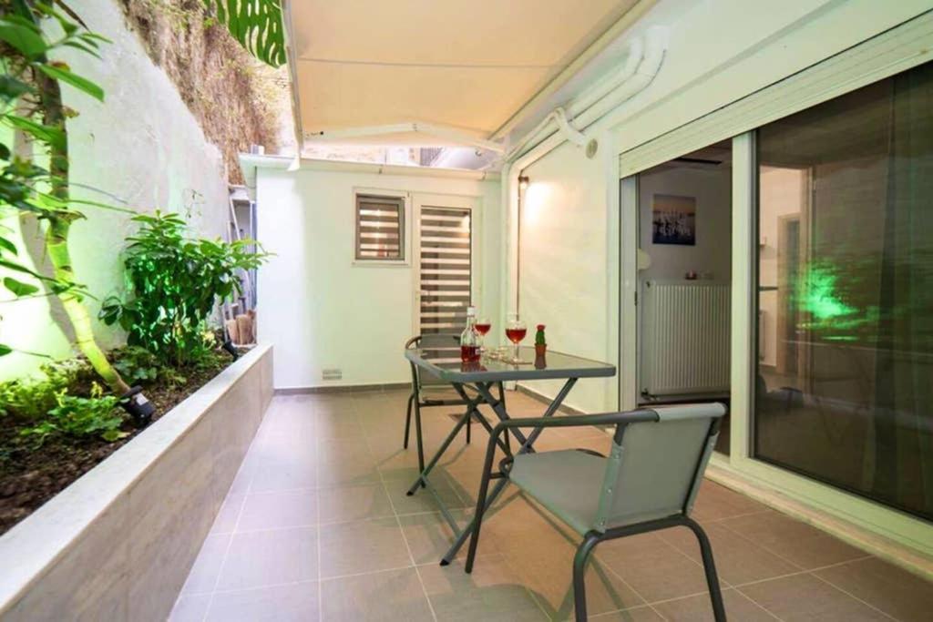 Appartamento Brand New Aprt With Backyard In Lycabettus Hill ! Atene Esterno foto